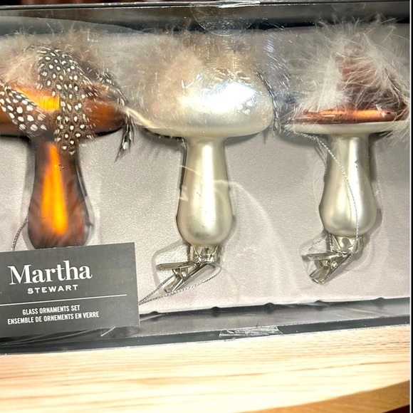 Martha Stewart Other - Stunning Martha Stewart Mushroom Clip-on Feathered Ornaments❗️NEW❗️